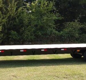 83x26 Gooseneck Equipment Trailer (14,000 lb GVWR)